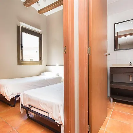 Ainb Raval Hospital Apartment *