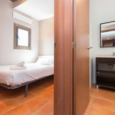 Ainb Raval Hospital Apartment